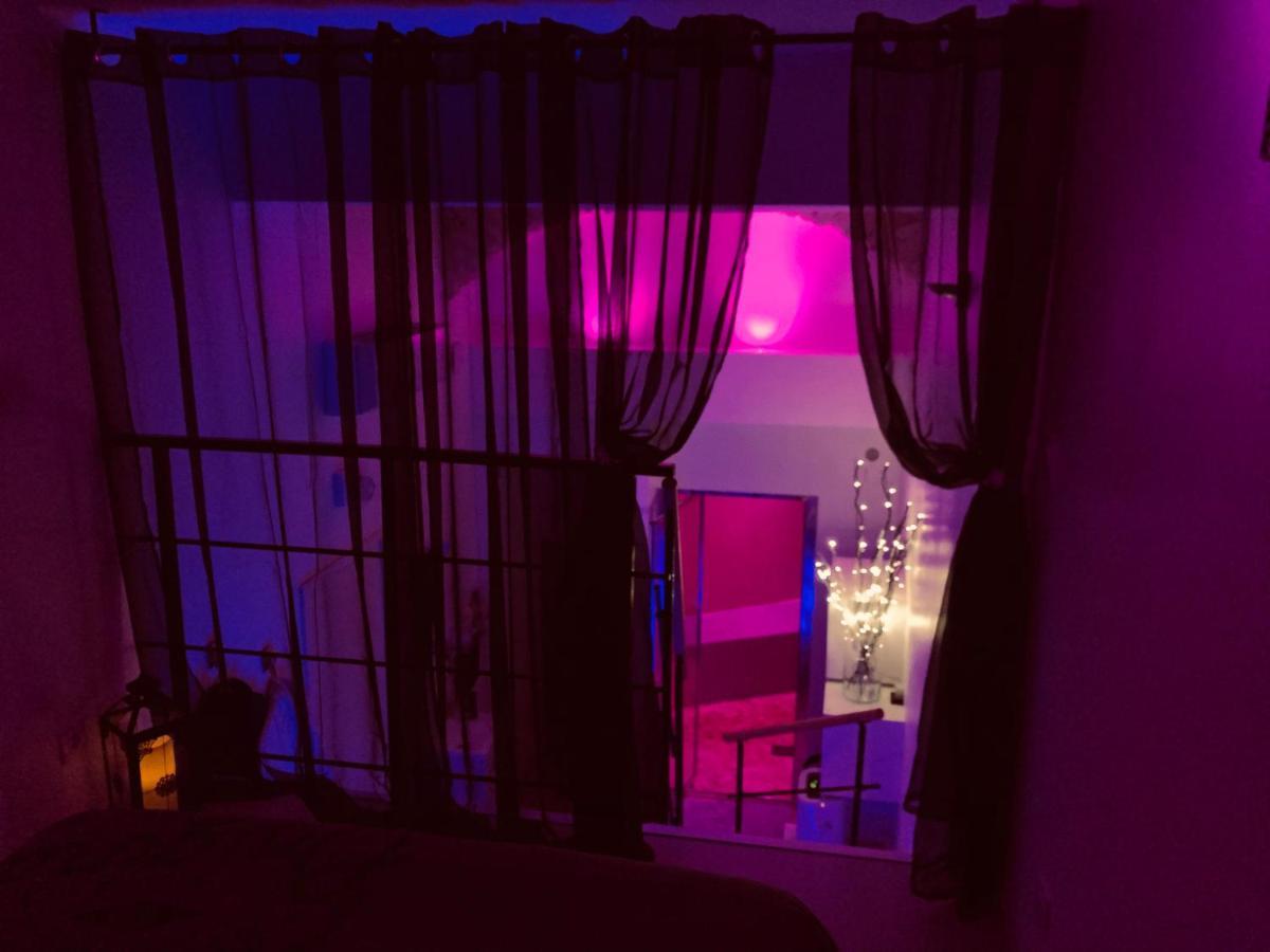 Love room suite avec jacuzzi et hammam Orgon Extérieur photo